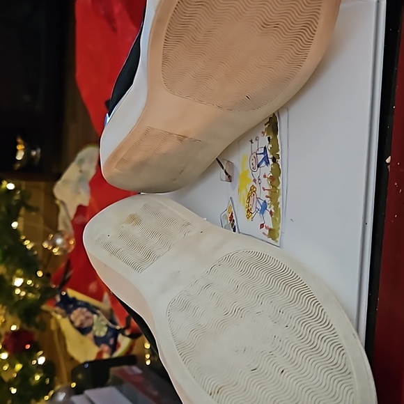 Wishbone Collection Pom Pom Slip-Ons - Picture 5 of 8